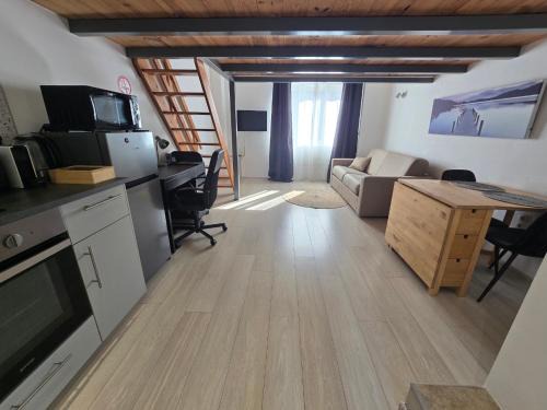 Les Avenieres Apartment | Studio mezzanine - 4 pers - Parking - 2km Walibi