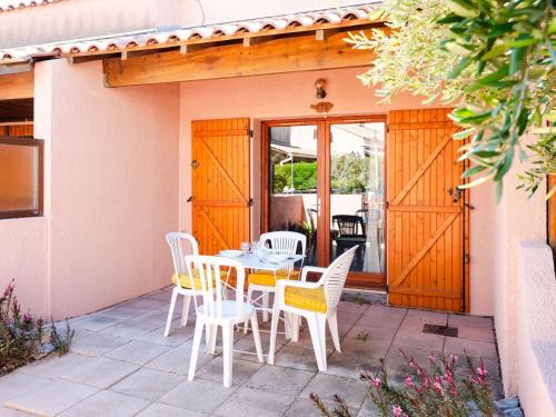 Les Ayguades Villa | Studio mezzanine avec piscine, WiFi et animaux admis à Gruissan - FR-1-409-52