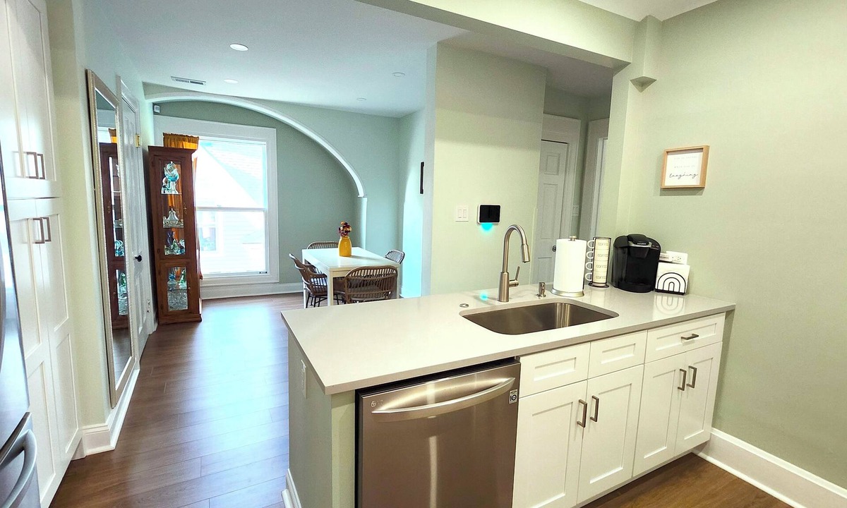 Oak Park Apartment | Studio Mins Walk to DT OAK PARK