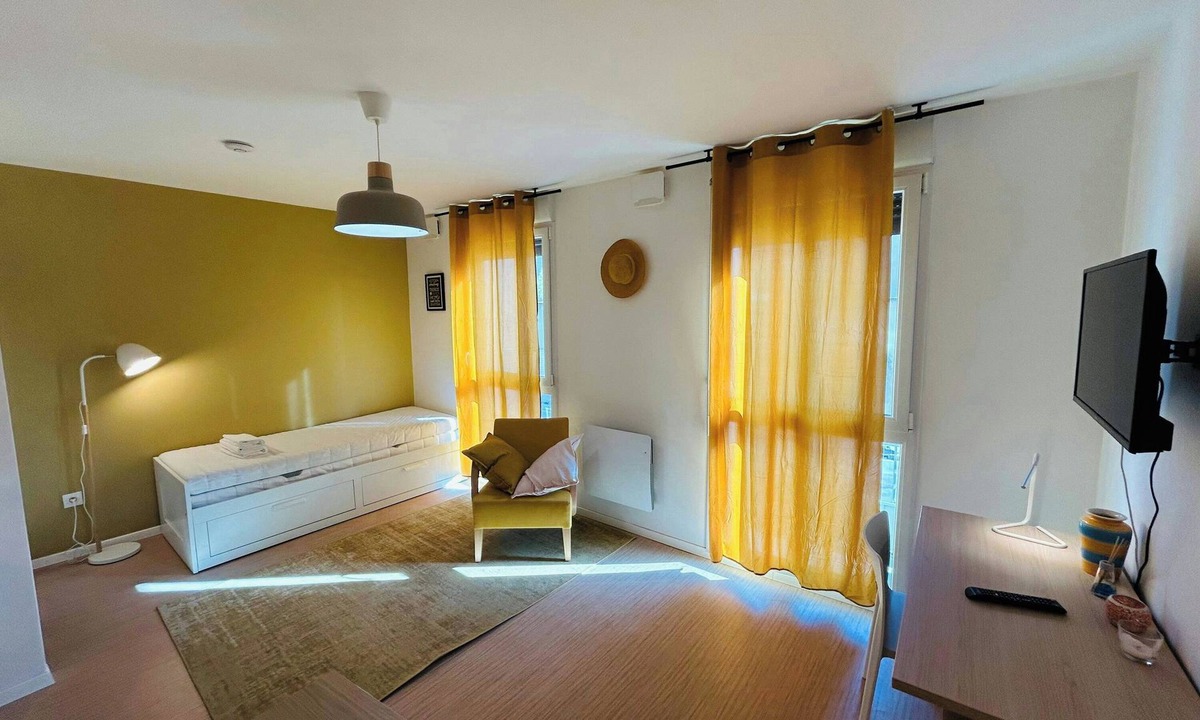 Barbatre Apartment | Studio Moderne au Cœur de Reims We Live In R 101