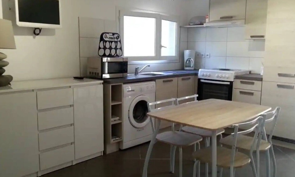 Saint-Esteve Apartment | Studio Moderne