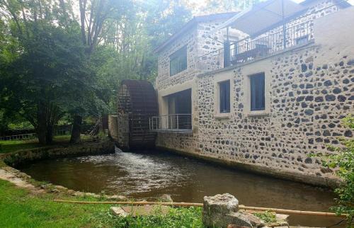 Veyre-Monton Apartment | Studio moulin la paille