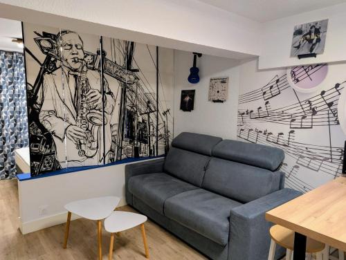 Bourgoin-Jallieu Apartment | Studio Music Blue - Bourgoin Centre