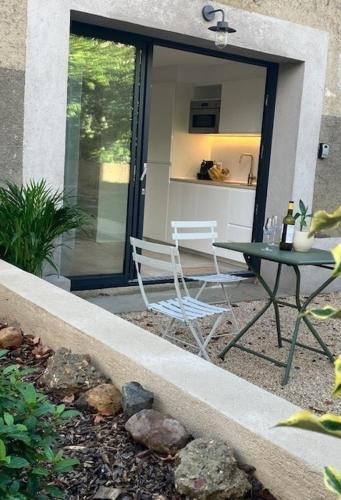 Charbonnieres-les-Bains Apartment | Studio neuf dans un écrin de verdure