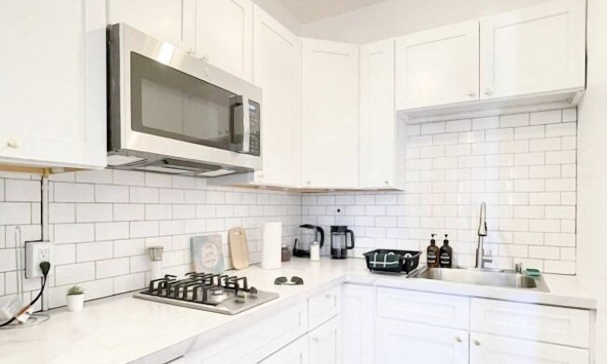 East Avenue Apartment | Studio Near Downtown+Wi-Fi+Queenbd HighFall.