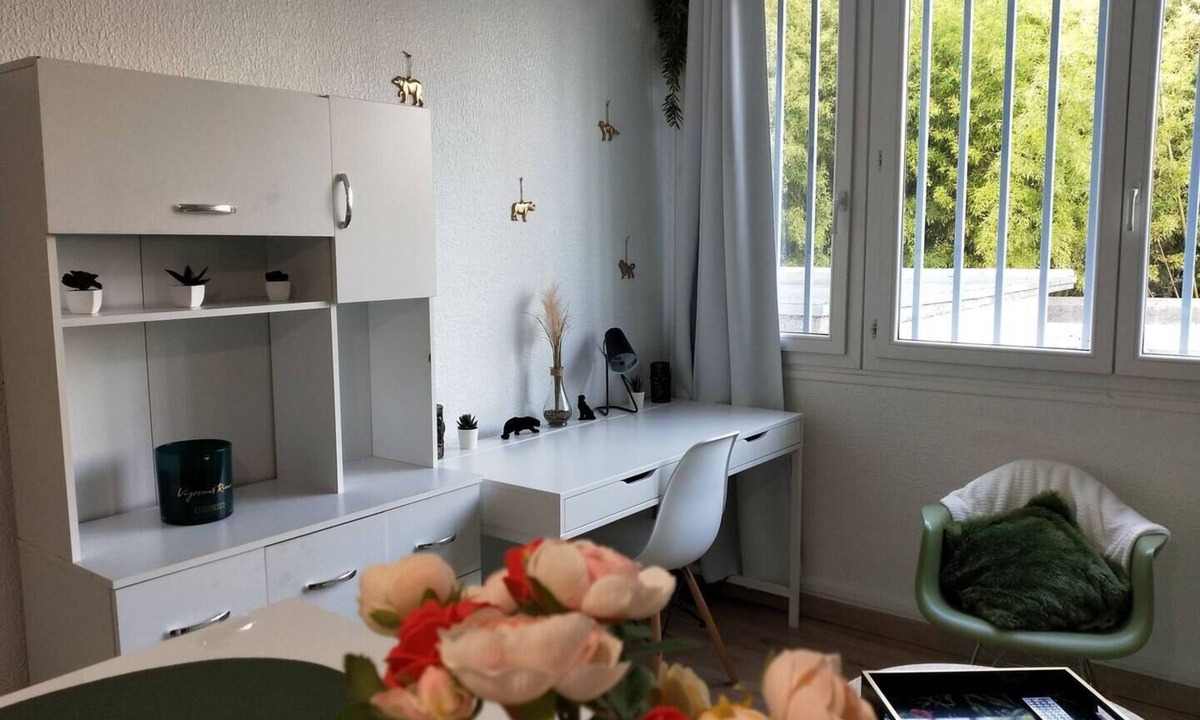 Gambetta Apartment | Studio near Parking with WIFI Center