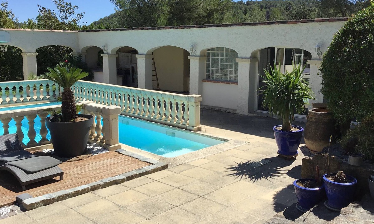 Ensues-la-Redonne Apartment | studio near the sea