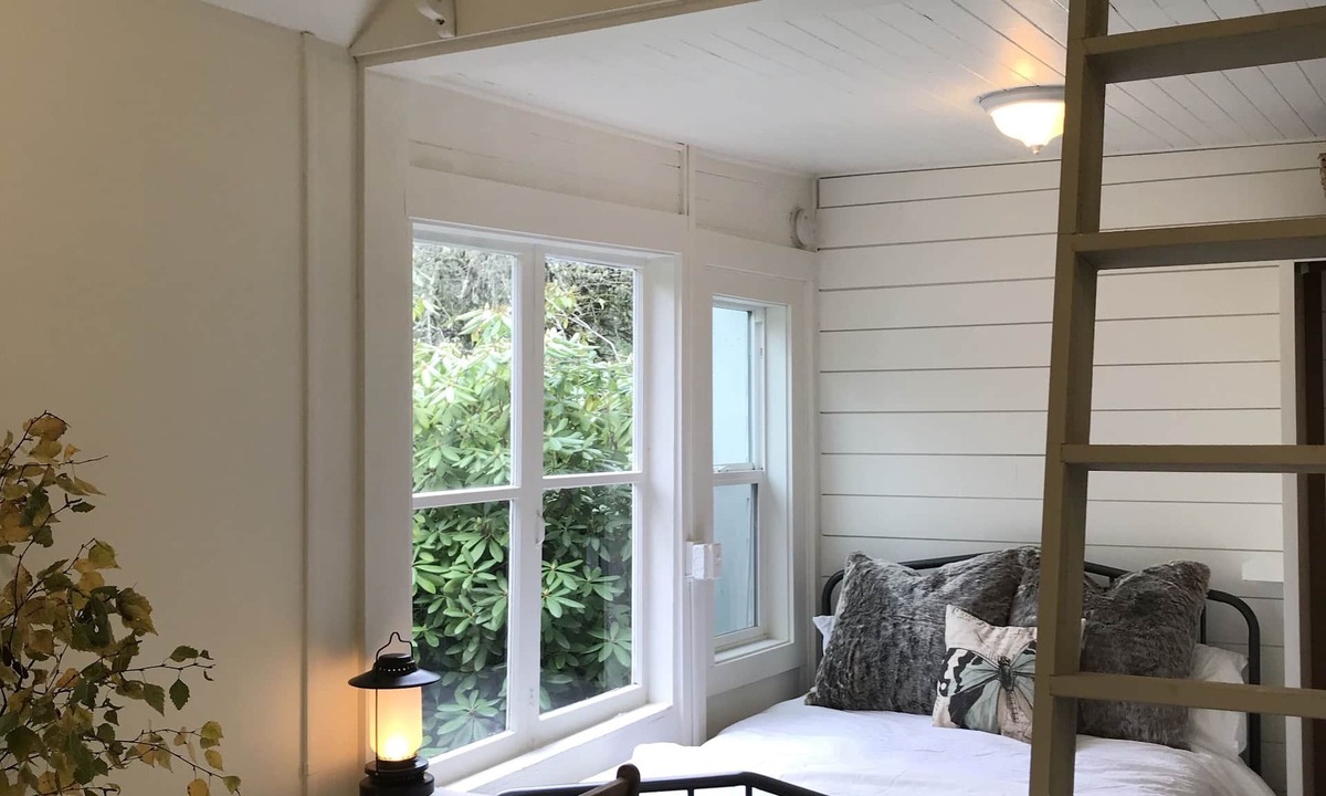 Vashon Island Apartment | Studio near Vashon Town