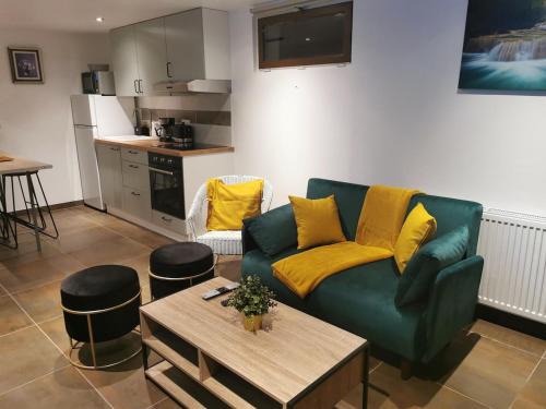 Ecuelles Apartment | Studio Nevada