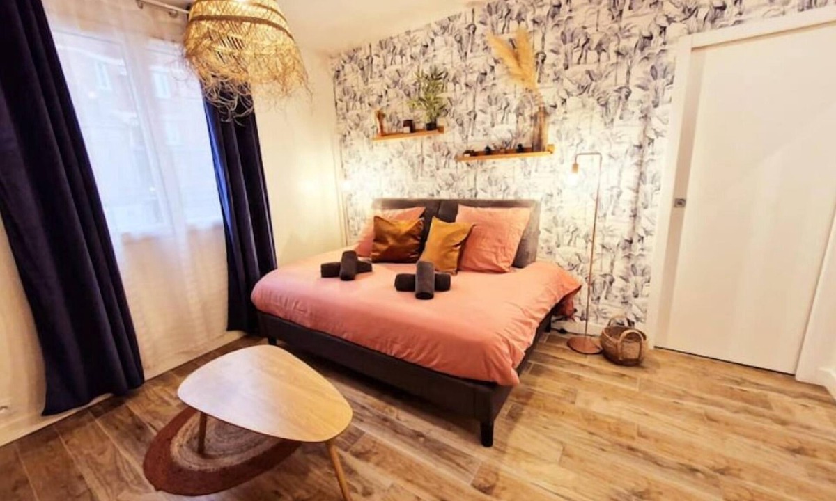 Clichy Apartment | Studio "noé", au Pied du Métro