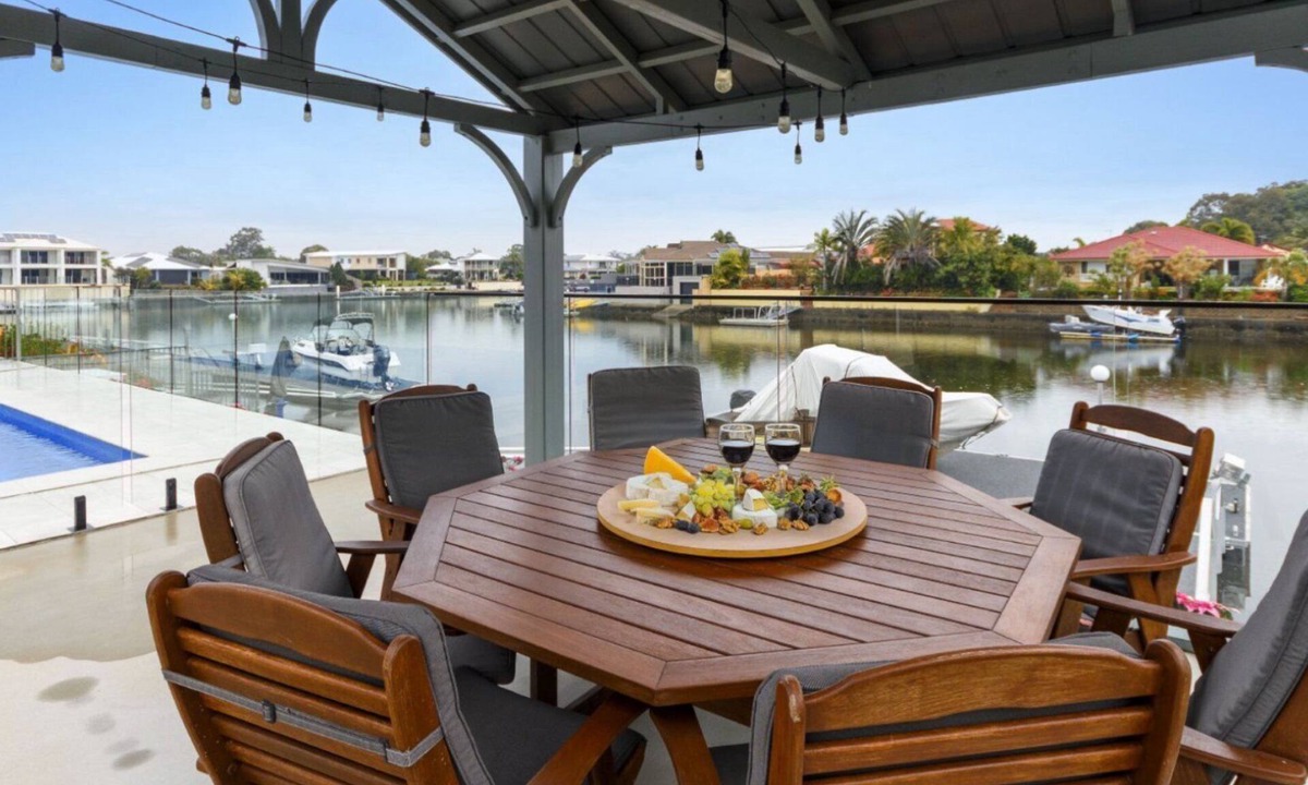 Bongaree Apartment | Studio on Bribie Canal