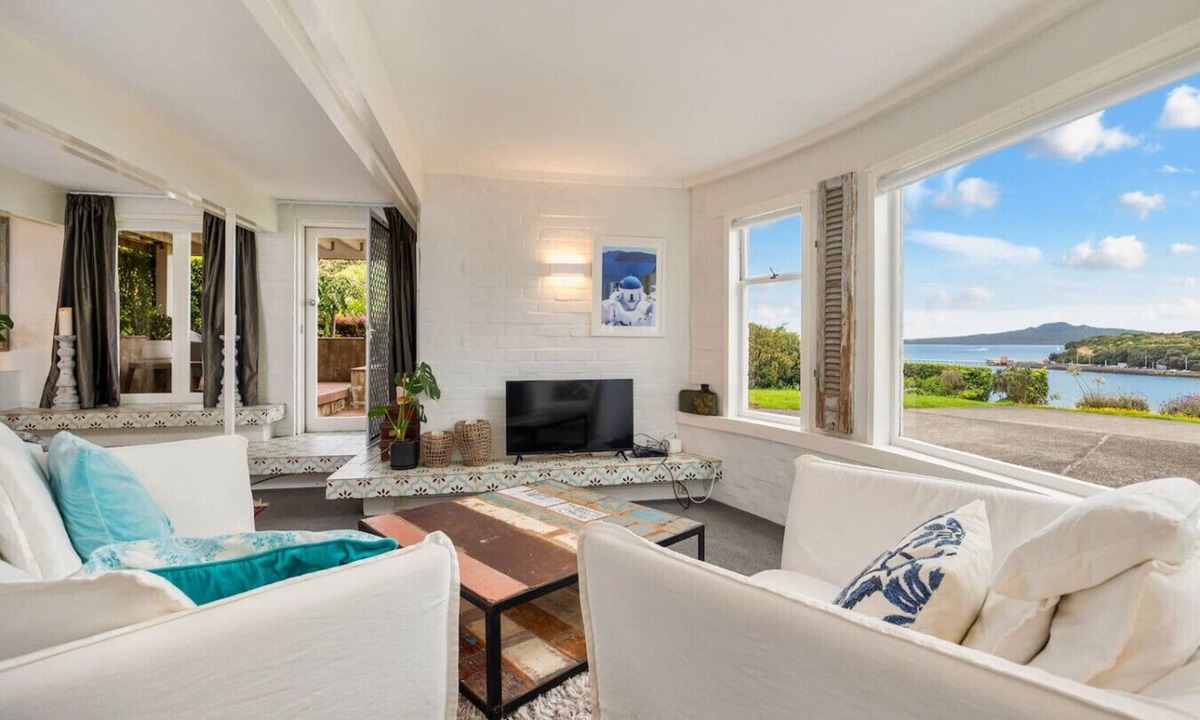 Orakei Apartment | Studio on Paritai + Spa Pool