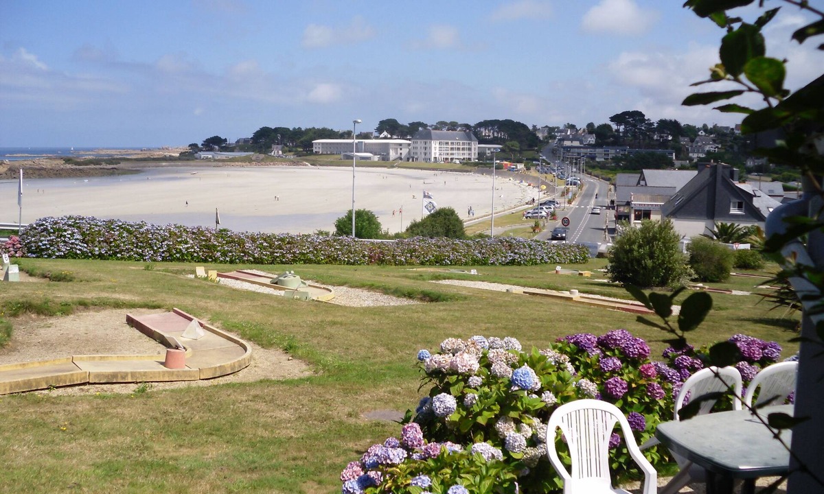 Trevou-Treguignec House | STUDIO ON SEA FRONT, SWIMMING POOL, SAUNA . WEEK RENT
