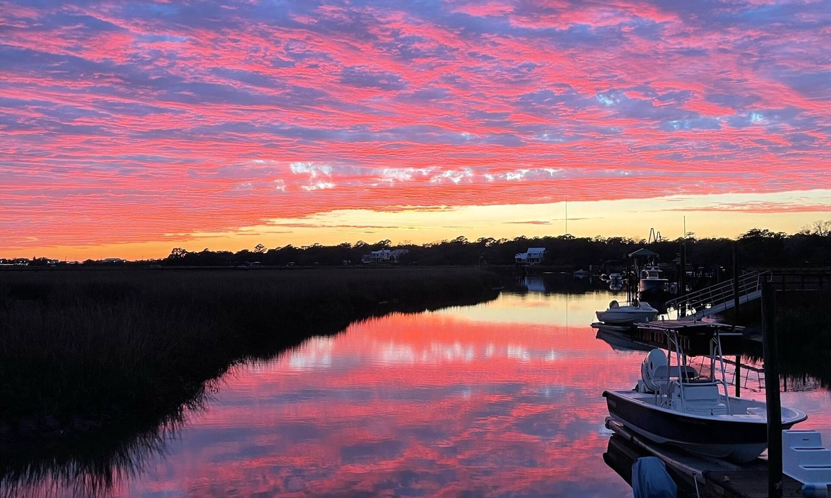 Mount Pleasant Apartment | Studio on Shem Creek with a Deep Water Dock & Views of Freshwater Lake