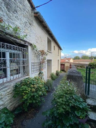 Ruffec Apartment | Studio paisible