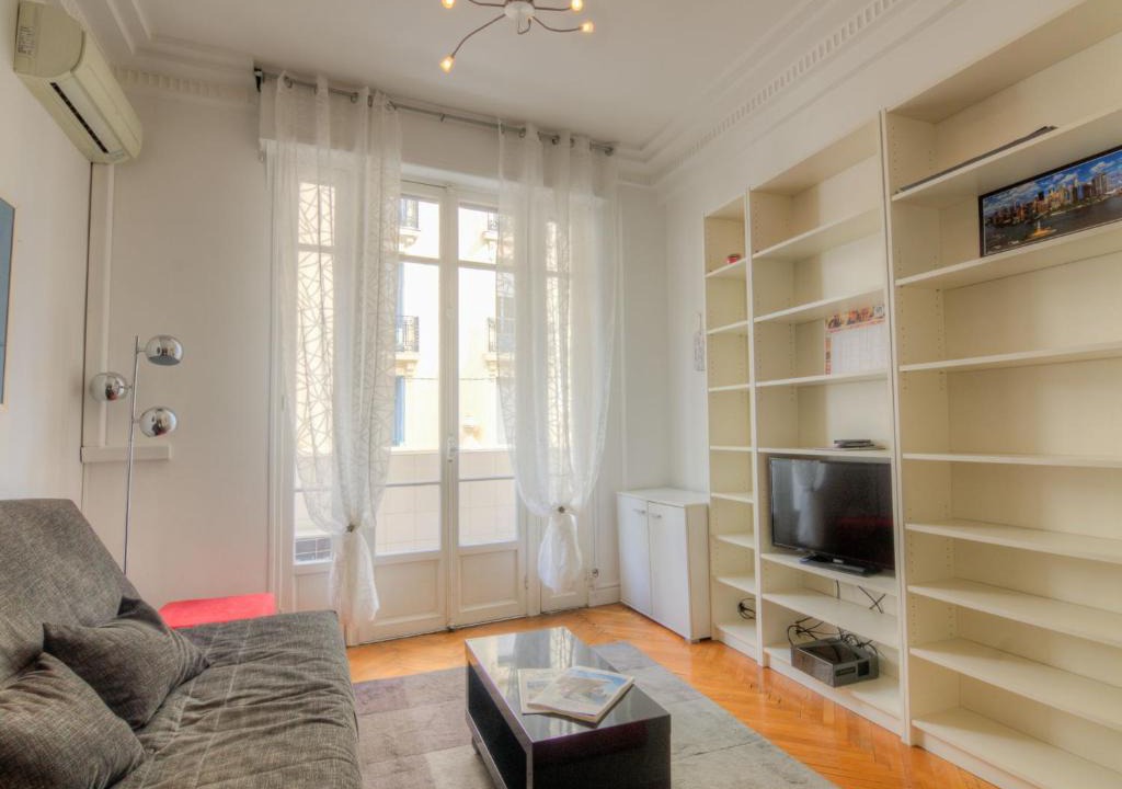 Musicians Quarter Apartment | Studio Palais Clémenceau by Interhome