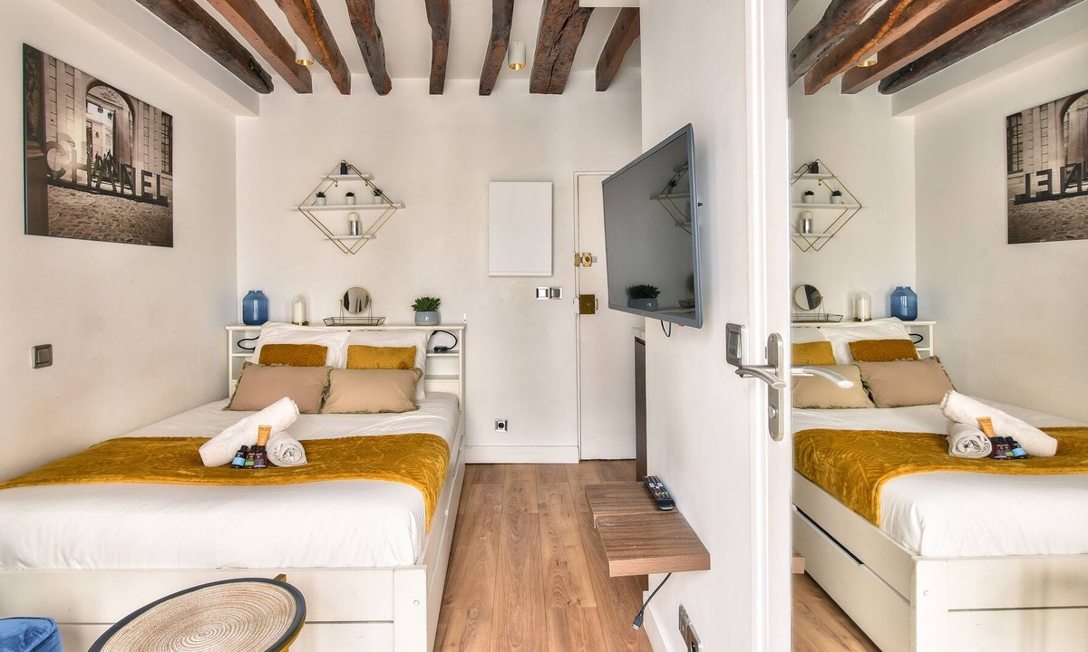 Arts-et-Metiers Apartment | Studio Paris Centre near Montorgueil
