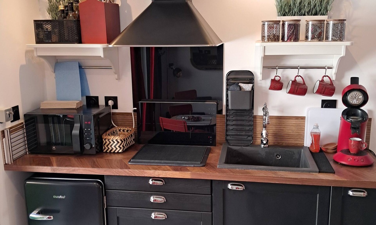 Pantin Apartment | Studio Paris, Le Petit Parisien