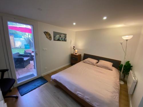 Mons - Plaine basse Bed & Breakfast | Studio Paris Orly Aéroport
