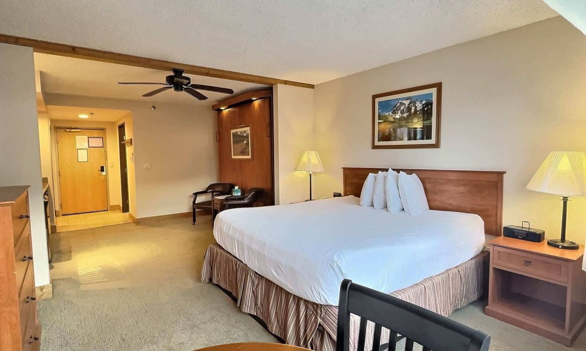 Mount Crested Butte Condo | Studio Perfect Location 320 with Pool and Hot Tub
