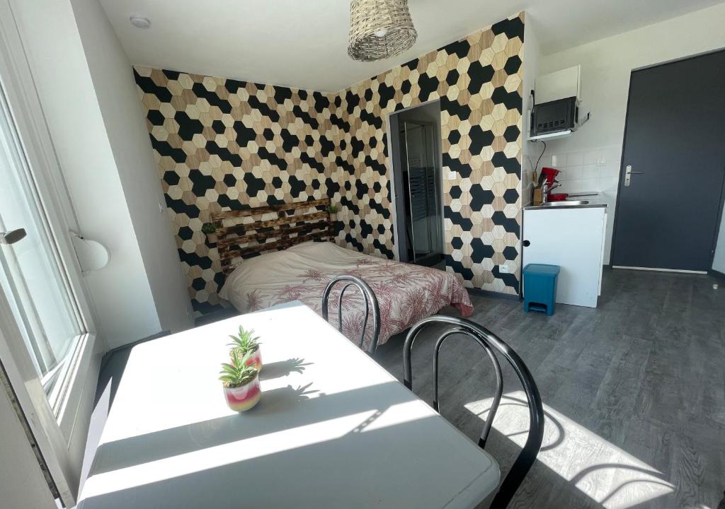 Calais Apartment | Studio petit plus gaming !