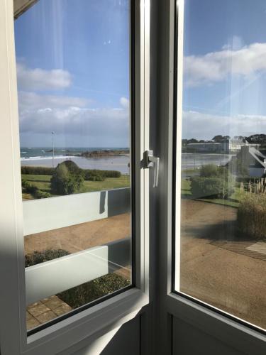 Trevou-Treguignec Apartment | Studio piscine et vue mer