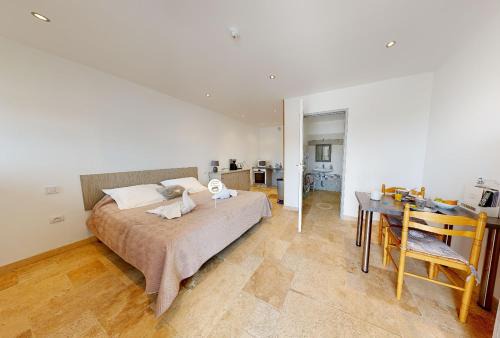 Ferrieres-la-Verrerie Apartment | Studio Poudrière