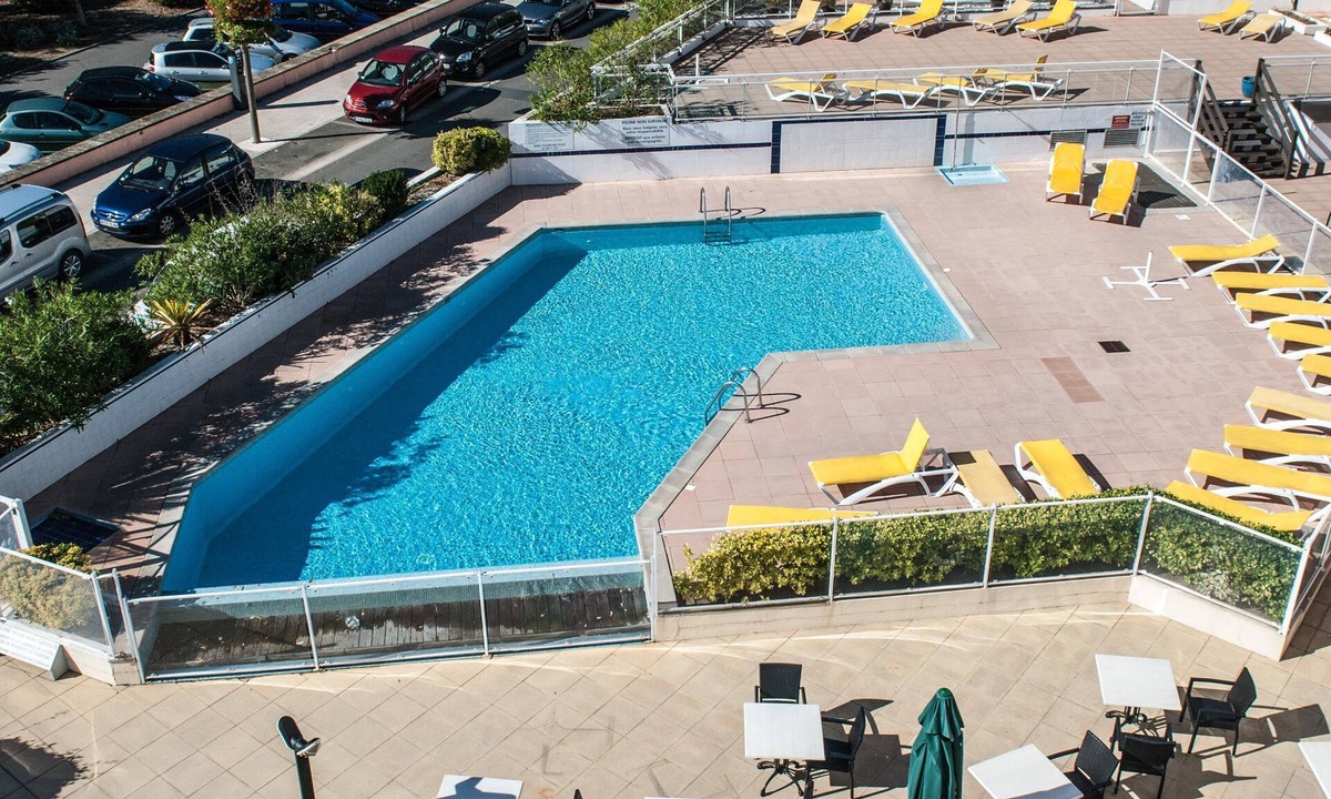 Hendaye Condo | Studio pour 2 | Près de la plage | Vue piscine