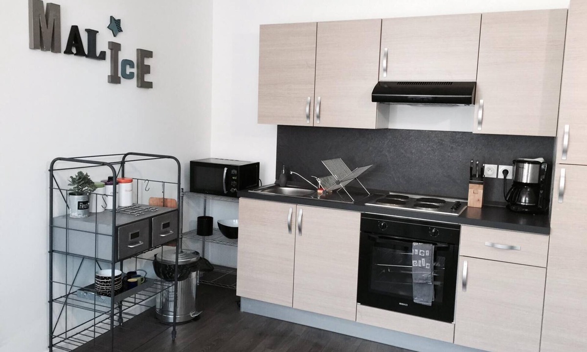 Bourg-les-Valence Apartment | Studio-Private Bathroom-Les Clercs