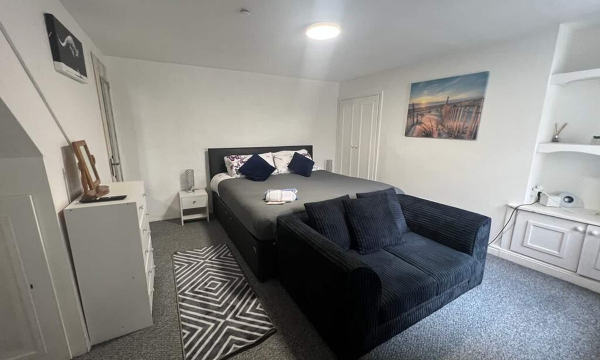 Chorley Apartment | Studio property for contractor in Chorley