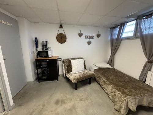 Chaingy Apartment | Studio, quiet and secure in ZA