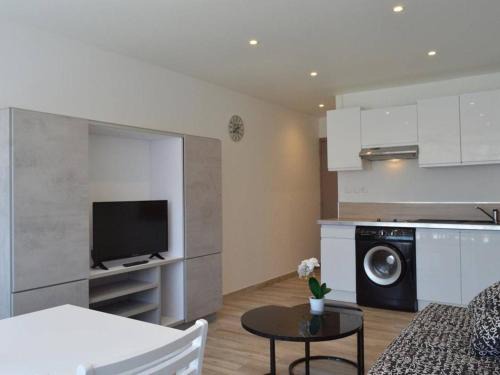 Cap d'Agde Apartment | Studio rénové avec parking à 850m de la plage, proche port et commerces - Cap d'Agde - FR-1-249-252