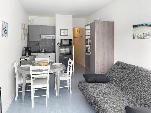 Les Sables d'Olonne Apartment | Studio rénové avec balcon à 100m de la plage et piscine - 4 personnes - Les Sables-d'Olonne - FR-1-331-204