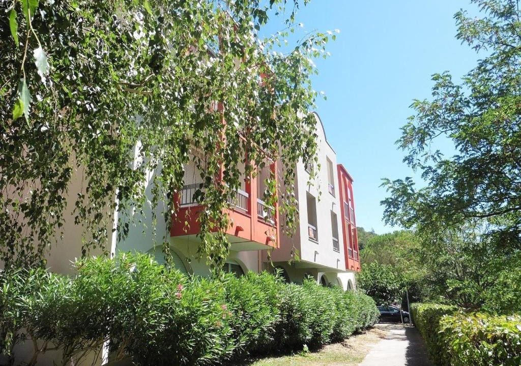 Lamalou-les-Bains Apartment | Studio RDC proche centre et thermes avec Wifi - FR-1-451-76