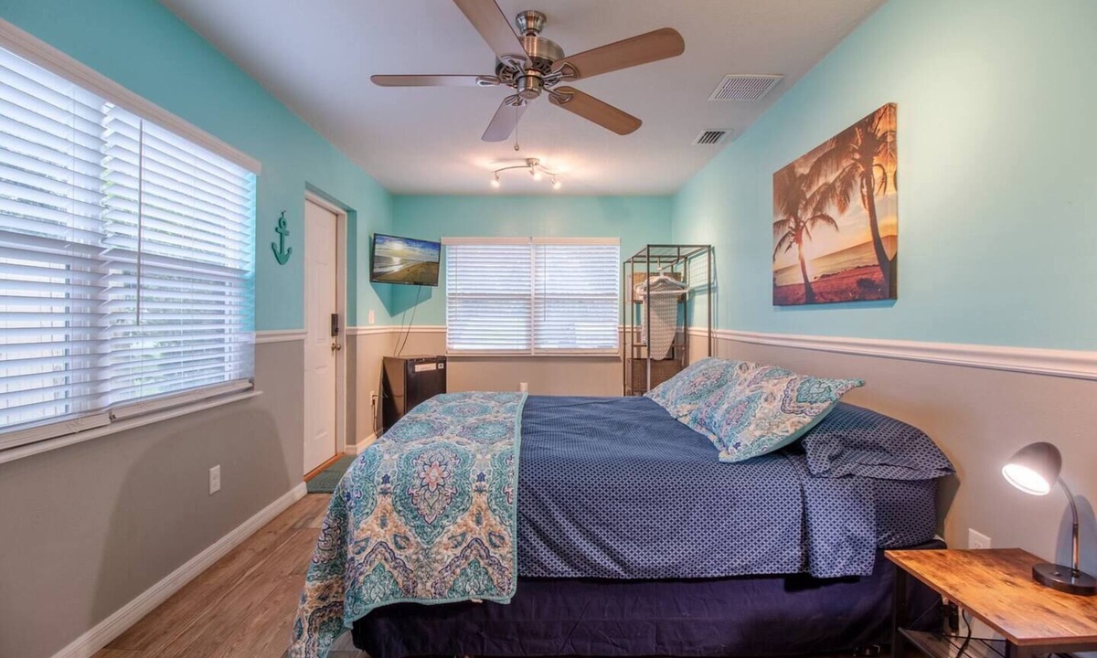 Conway House | Studio Retreat Private Entry & Pets OK