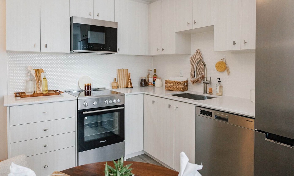 Kitchener Apartment | Studio Sanctuary in DTK - BBQ Terrace, Wifi, Gym