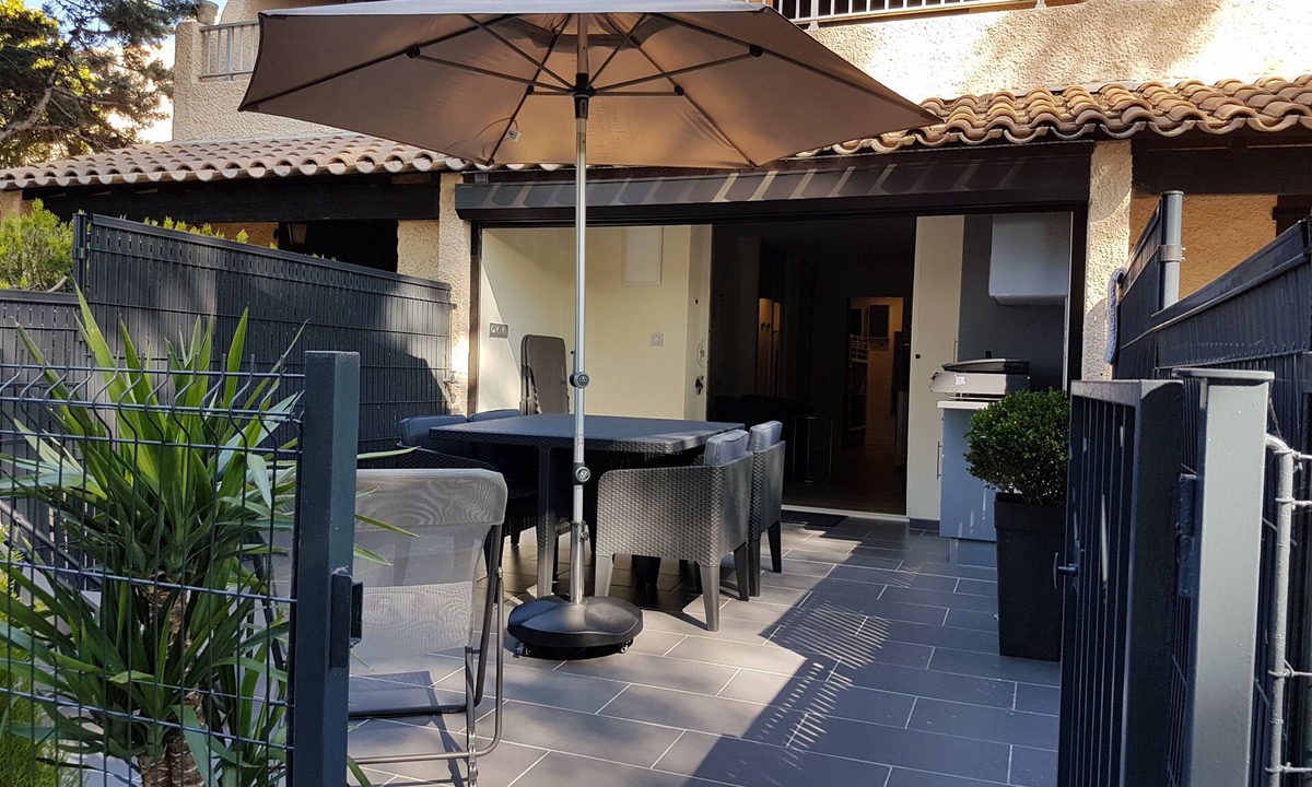 Saint-Cyr-sur-Mer Apartment | Studio Seaside at st cyr sur mer