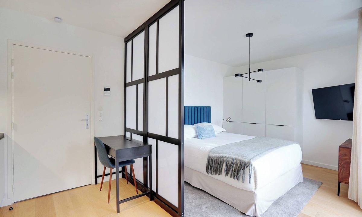 Levallois-Perret Apartment | Studio Sleek & Refined - Levallois-Perret