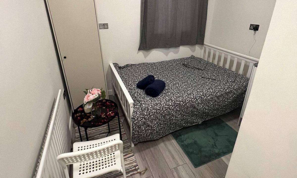 Acton Apartment | Studio - Sleeps 2 - Acton Park & Stn Close