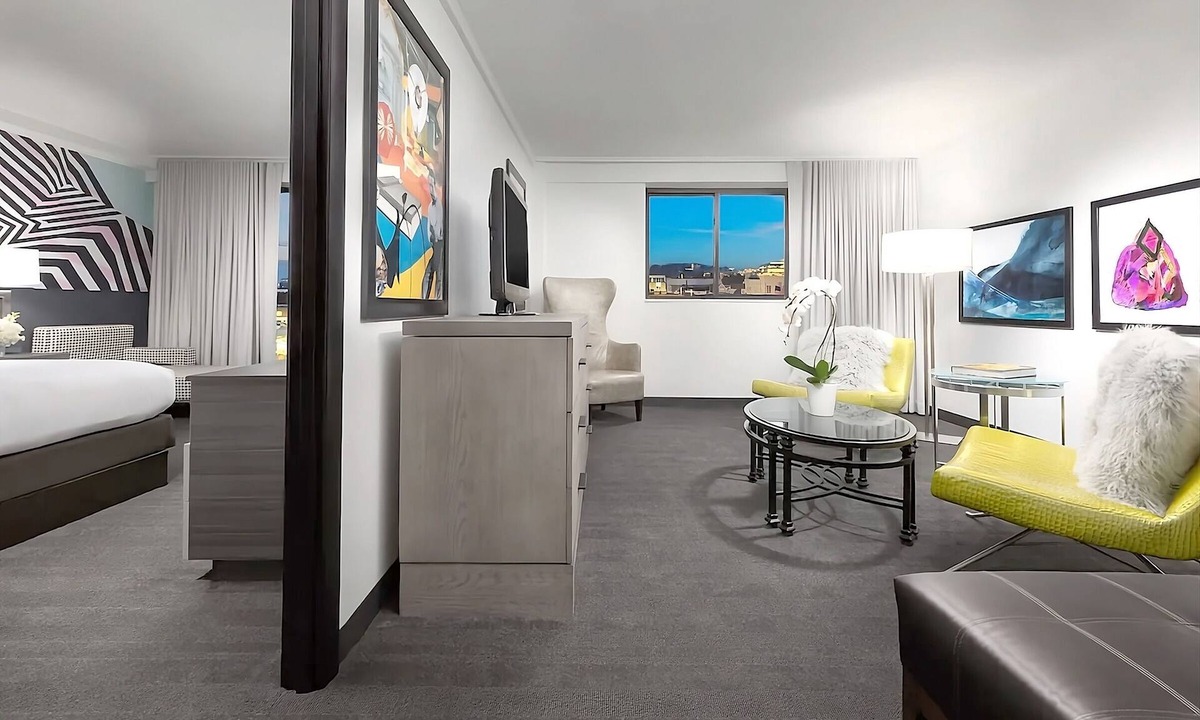 Lower Allston Hotel | Studio Suite at Studio Allston Hotel