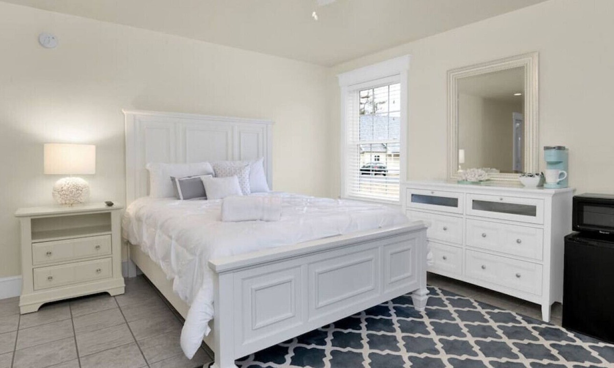 Edgecomb Apartment | Studio Suite | Coastal Maine