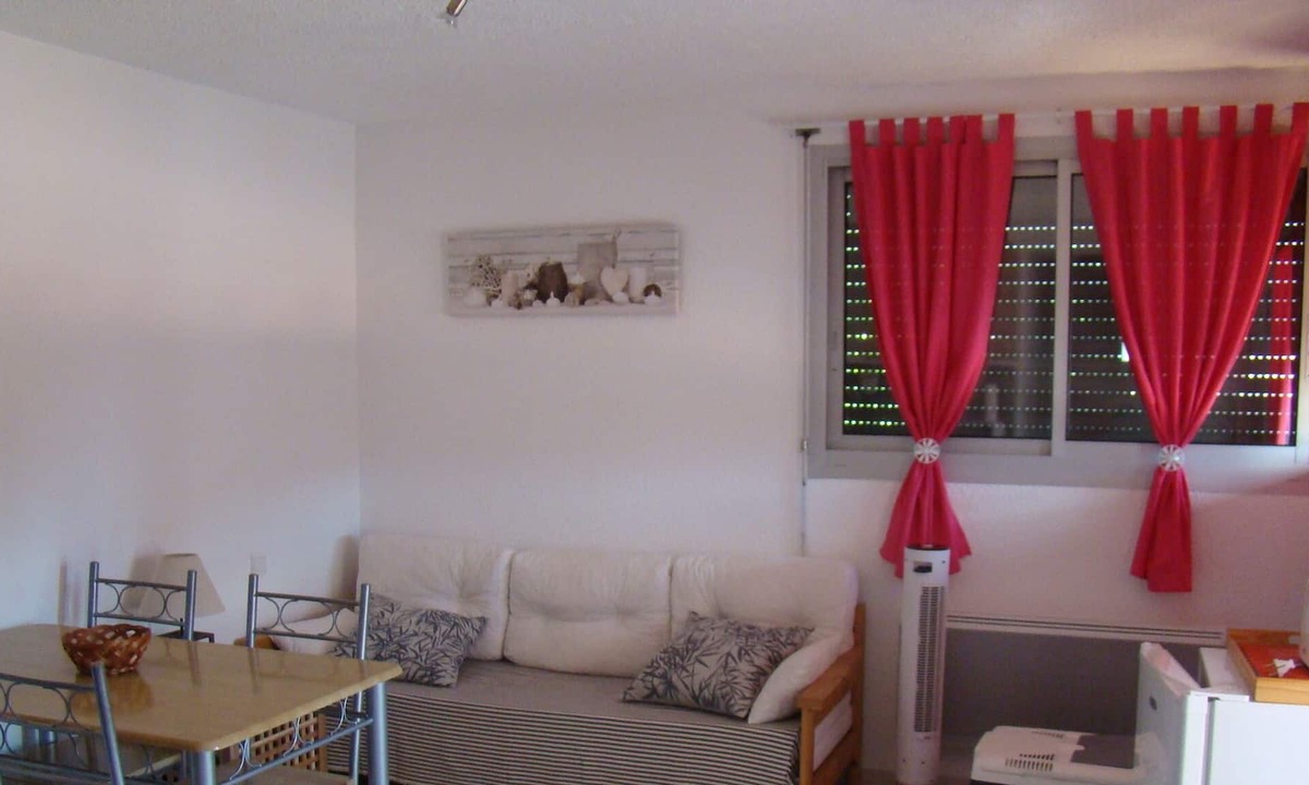 Vernet-les-Bains Apartment | Studio T1 bis 31 m². VERNET LES BAINS 66820. Quiet; near downtown;