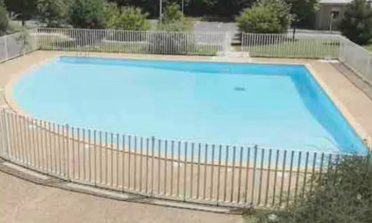 Equemauville Apartment | Studio T1 fully equipped heated pool free parking les hauts d'honfleur