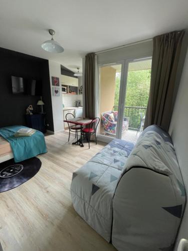 Equemauville Apartment | Studio T1 piscine chauffée parking gratuit les hauts dhonfleur