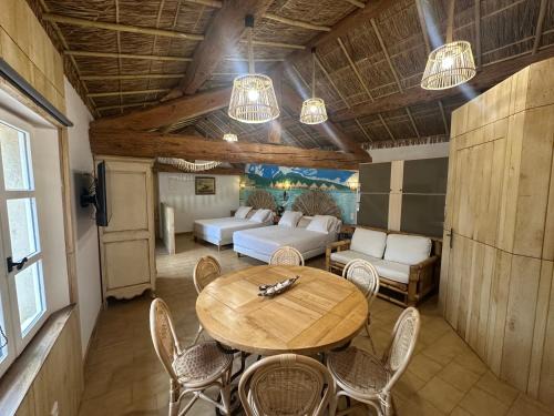 Centre Historique Apartment | Studio Tahiti du Cloitre