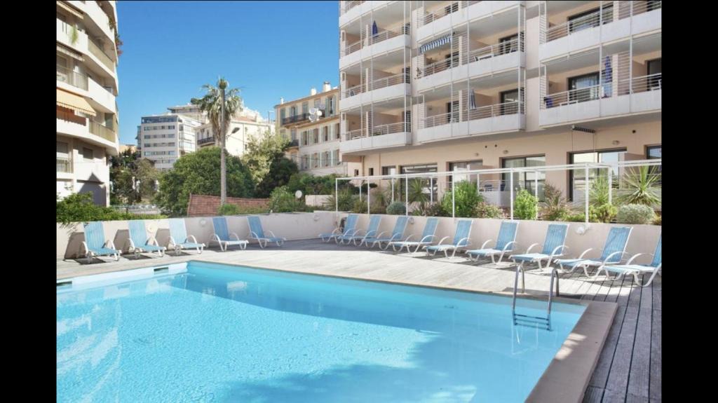 Cannes Old Town Apartment | Studio Terrace near beach