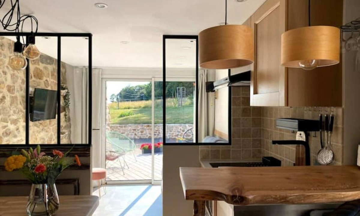 Saint-M'Herve Apartment | Studio, Terrasse 40 m2, Jardin 2000 m 2, Vue Imprenable