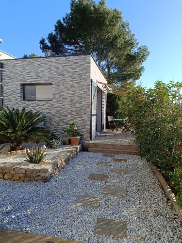 Montredon-des-Corbieres Apartment | Studio terrasse au calme près de Narbonne