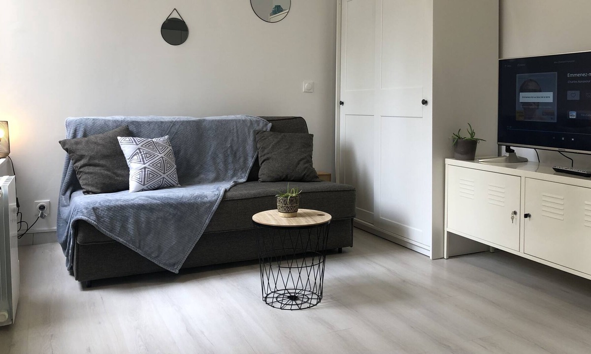 Chantiers Apartment | Studio - The small courtyard of Versailles 🏠