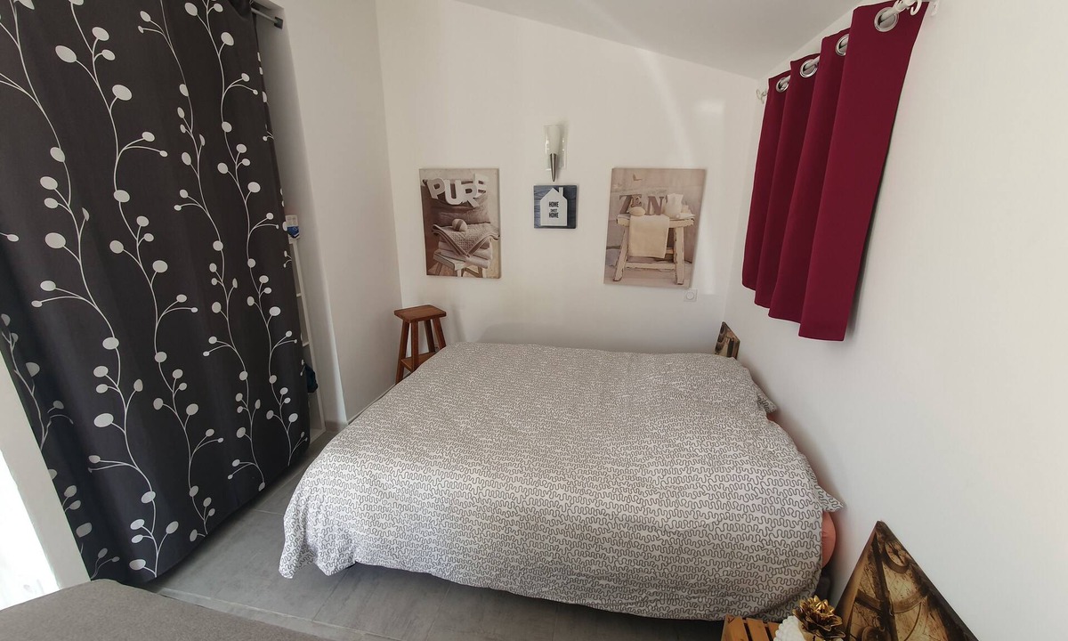 Mornas Apartment | Studio Tout Confort